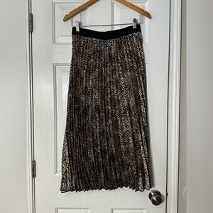 The Limited Leopard Print Pleated Midi Skirt - Size Medium 0541